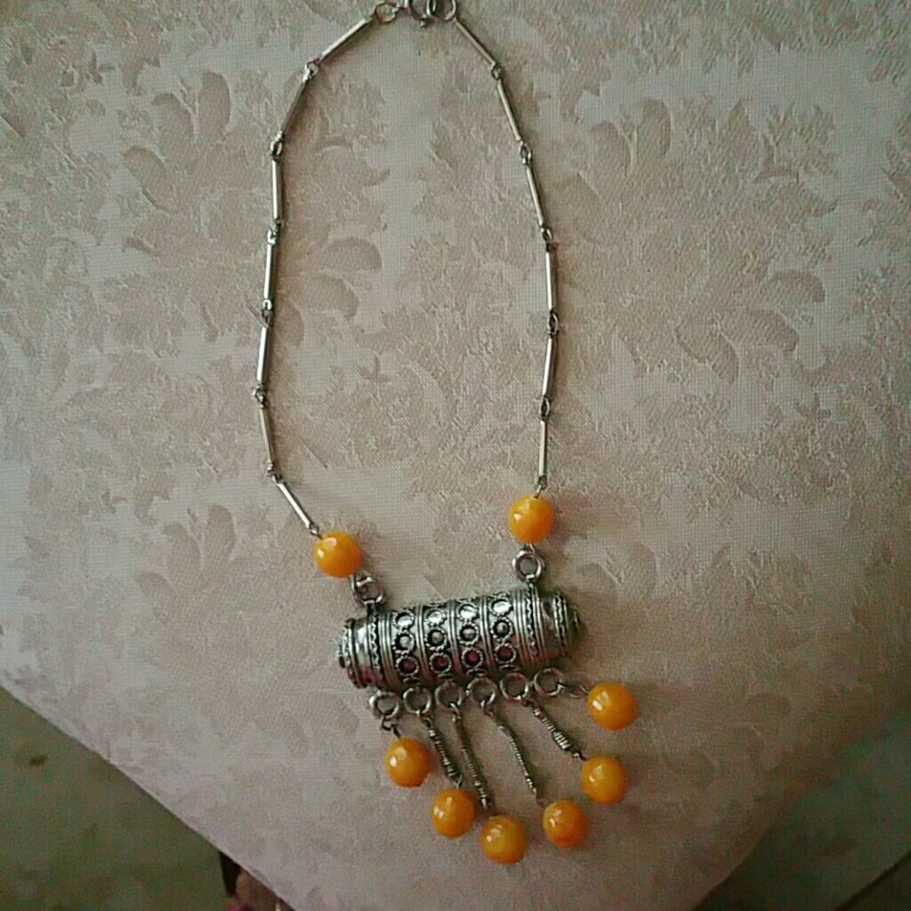 Choker style  vintage costume  silver necklace